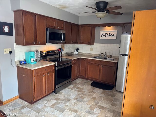 711 E Montgomery Street, Marietta, OH 45750