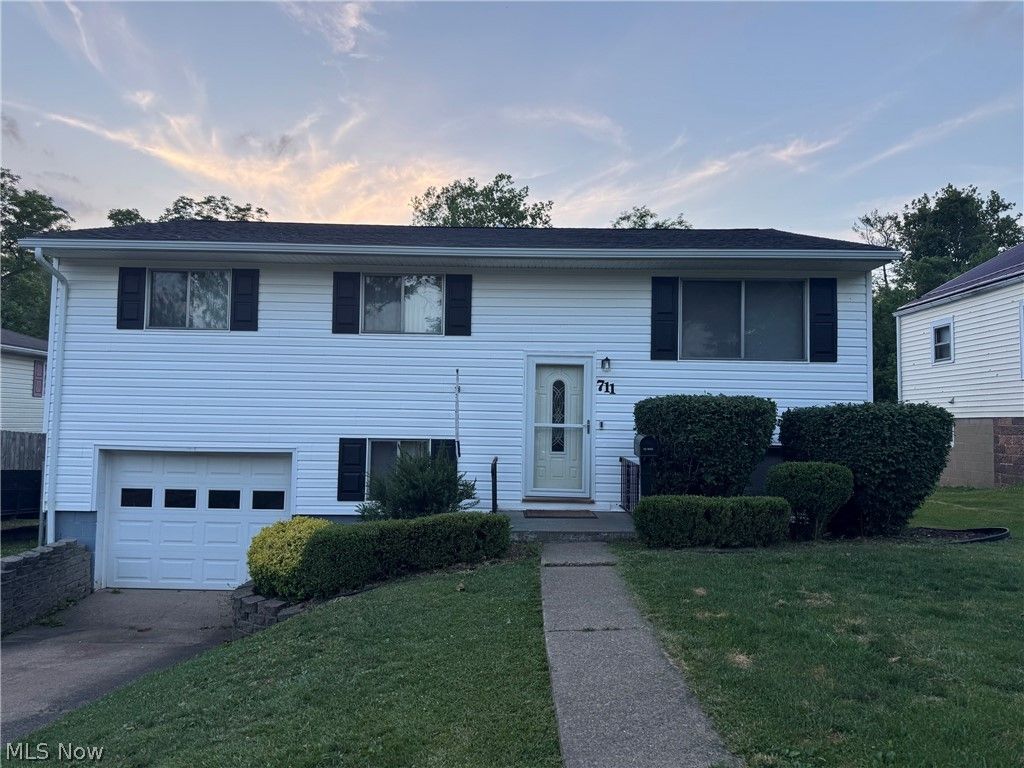 711 E Montgomery Street, Marietta, OH 45750