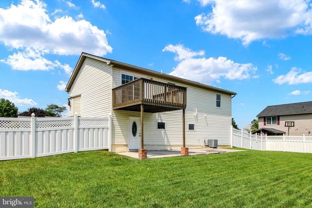 1667 BEECH LN, Hanover, PA 17331