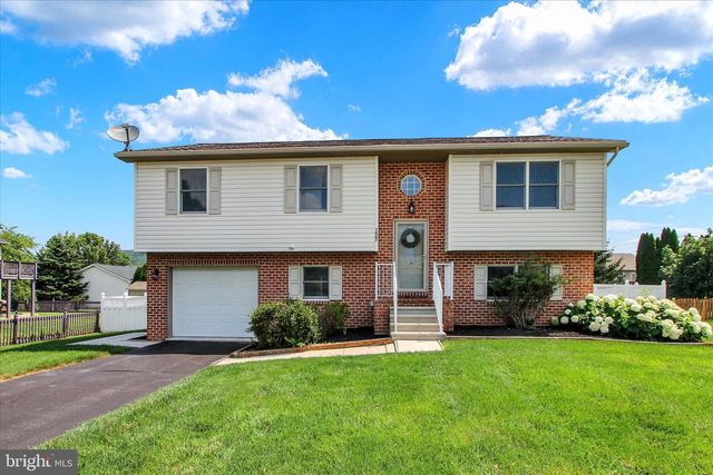 1667 BEECH LN, Hanover, PA 17331