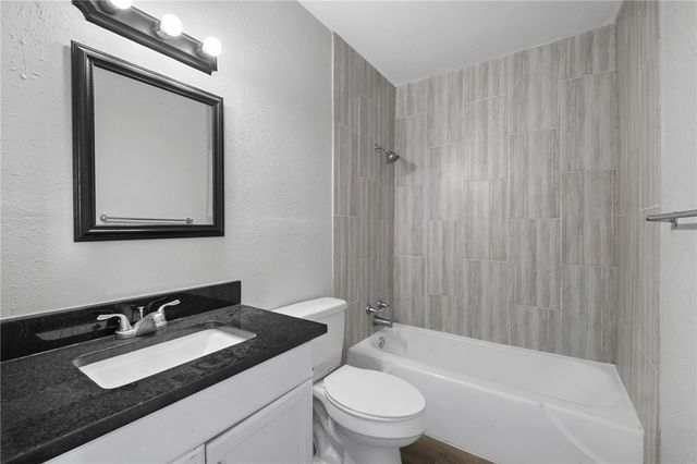 966 W Sycamore Street, Fayetteville, AR 72703