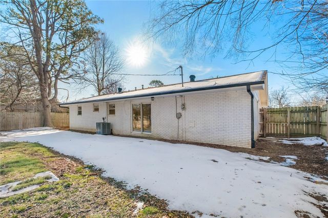 966 W Sycamore Street, Fayetteville, AR 72703