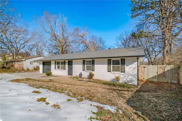 966 W Sycamore Street, Fayetteville, AR 72703