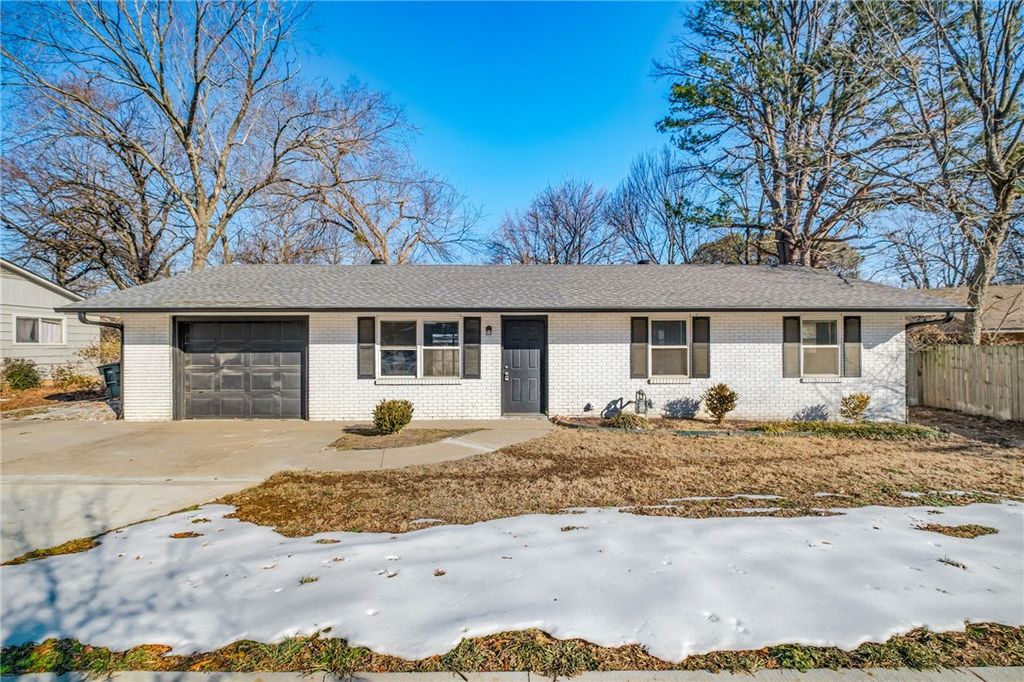 966 W Sycamore Street, Fayetteville, AR 72703