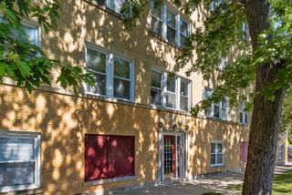 3222 W Berteau Avenue 2, Chicago, IL 60618