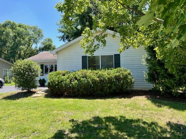 3105 Fox Hill Road, Aurora, IL 60504