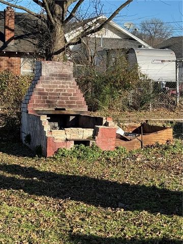 1314 W 5th Street, Coffeyville, KS 67337