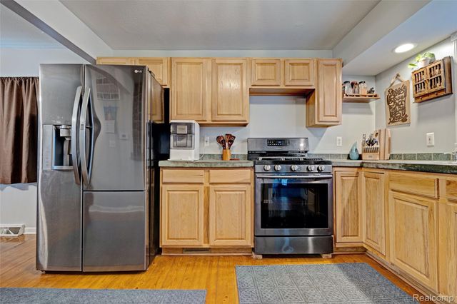 8152 S STATE Road, Goodrich Village, MI 48438