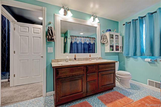 8152 S STATE Road, Goodrich Village, MI 48438