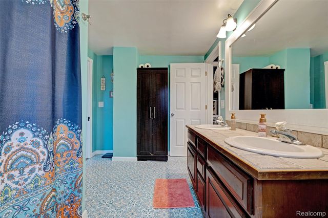 8152 S STATE Road, Goodrich Village, MI 48438