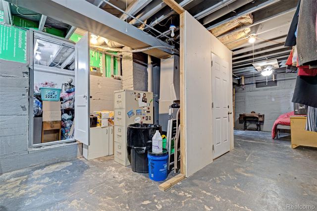 8152 S STATE Road, Goodrich Village, MI 48438