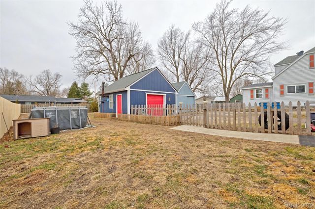 8152 S STATE Road, Goodrich Village, MI 48438