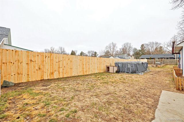 8152 S STATE Road, Goodrich Village, MI 48438