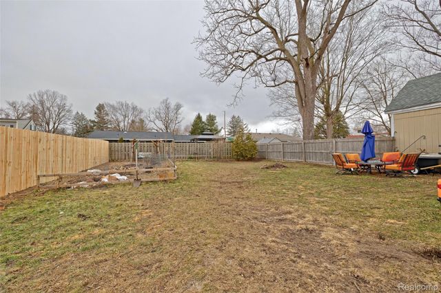 8152 S STATE Road, Goodrich Village, MI 48438