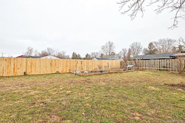 8152 S STATE Road, Goodrich Village, MI 48438