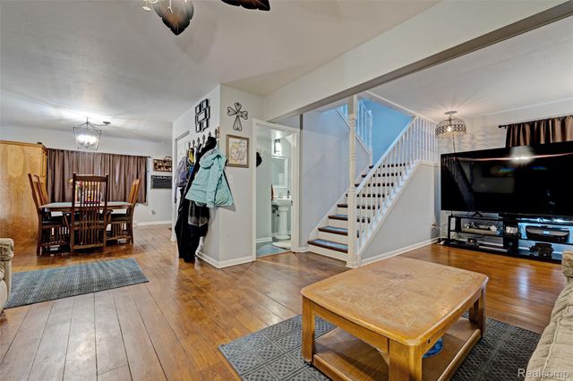 8152 S STATE Road, Goodrich Village, MI 48438