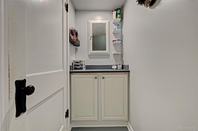 8152 S STATE Road, Goodrich Village, MI 48438