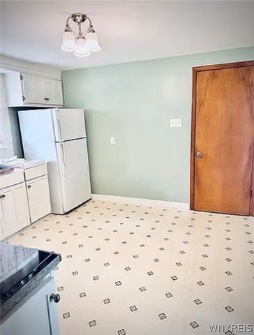 39 Hartwell Road, Buffalo, NY 14216