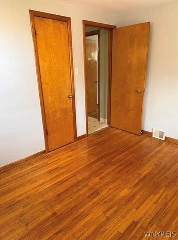 39 Hartwell Road, Buffalo, NY 14216