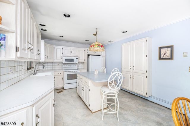 31 Lounsberry Hollow Rd, Vernon Twp., NJ 07461