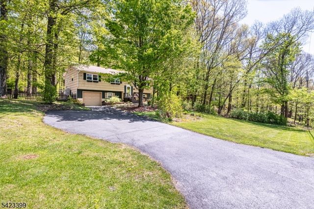 31 Lounsberry Hollow Rd, Vernon Twp., NJ 07461