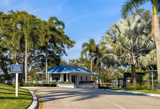 3804 SE Fairway E, Stuart, FL 34997