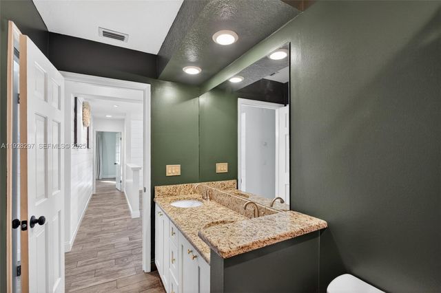 3804 SE Fairway E, Stuart, FL 34997