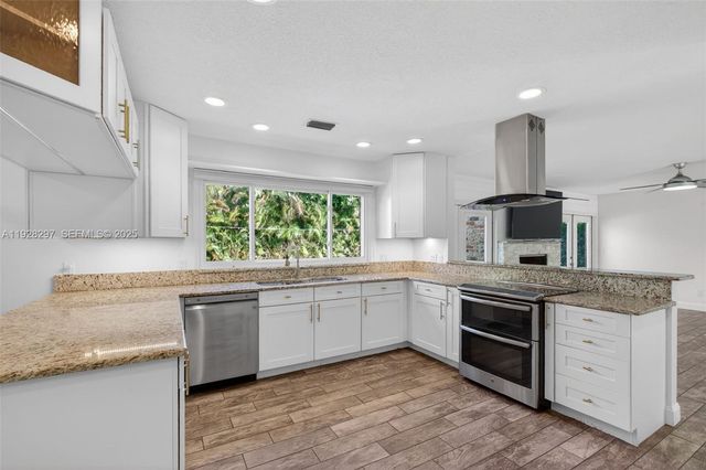 3804 SE Fairway E, Stuart, FL 34997