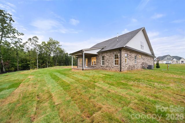 261 Avian Lane, Winston Salem, NC 27127