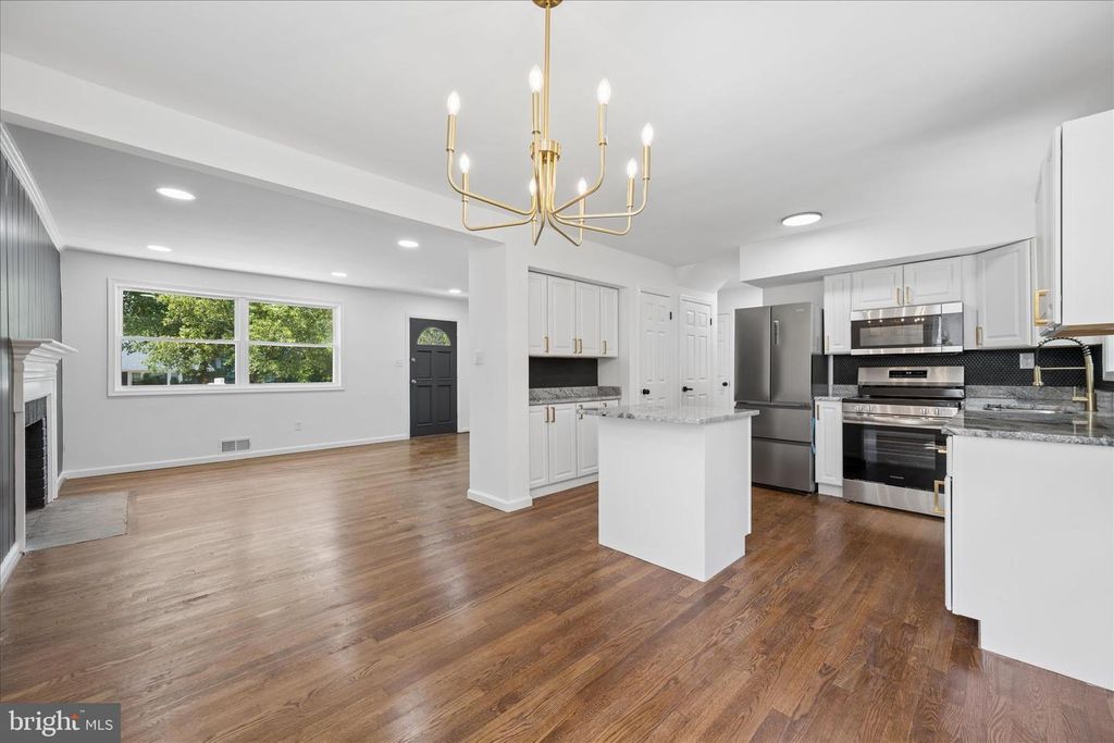 Image 13 of property listing at 8517 OGLETHORPE ST, New Carrollton, MD 20784