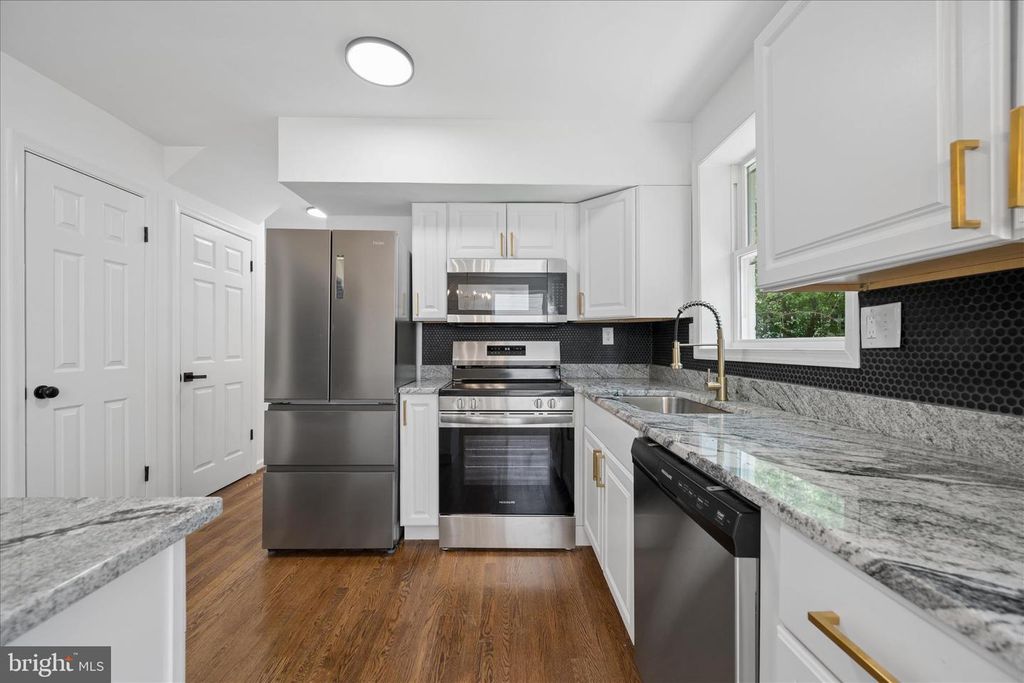 Image 17 of property listing at 8517 OGLETHORPE ST, New Carrollton, MD 20784