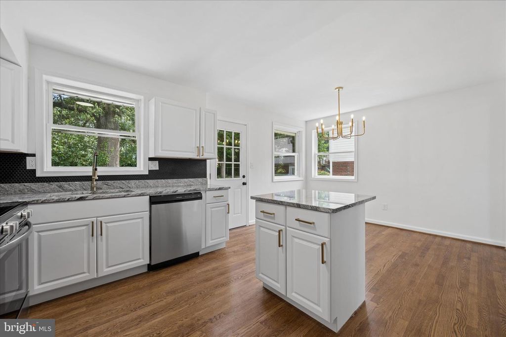 Image 19 of property listing at 8517 OGLETHORPE ST, New Carrollton, MD 20784
