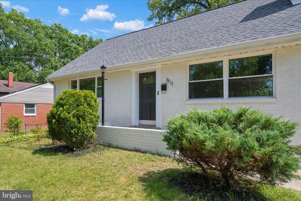 Image 2 of property listing at 8517 OGLETHORPE ST, New Carrollton, MD 20784