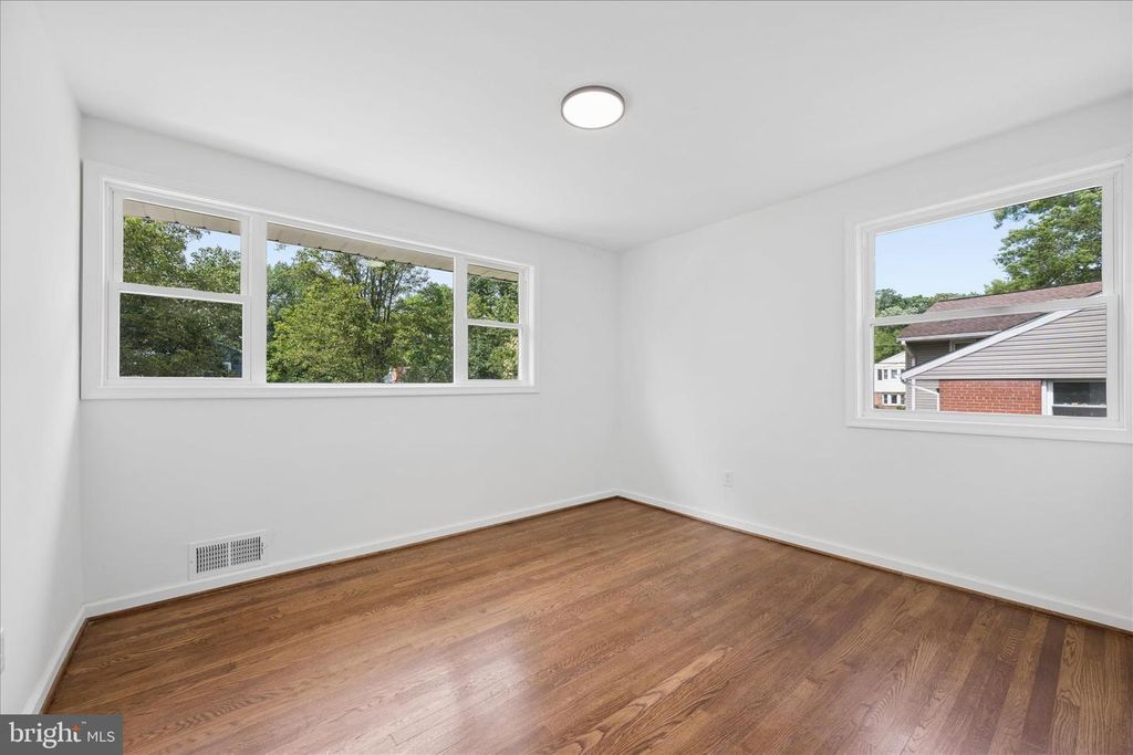 Image 21 of property listing at 8517 OGLETHORPE ST, New Carrollton, MD 20784