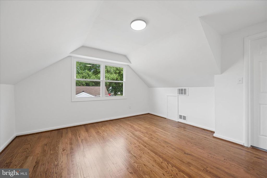 Image 31 of property listing at 8517 OGLETHORPE ST, New Carrollton, MD 20784