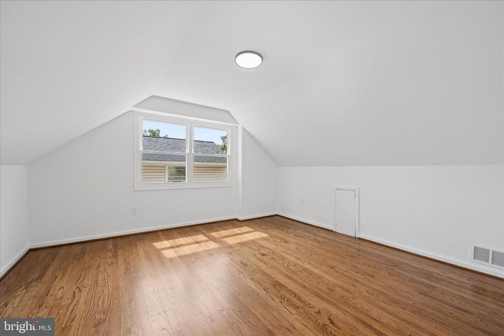 Image 33 of property listing at 8517 OGLETHORPE ST, New Carrollton, MD 20784