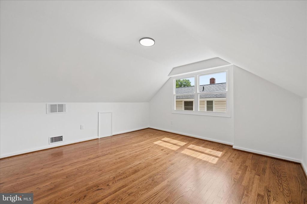 Image 35 of property listing at 8517 OGLETHORPE ST, New Carrollton, MD 20784