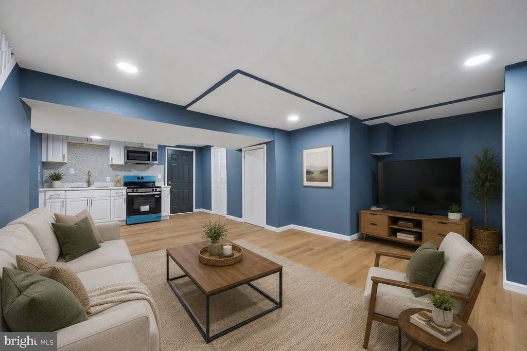 Image 38 of property listing at 8517 OGLETHORPE ST, New Carrollton, MD 20784