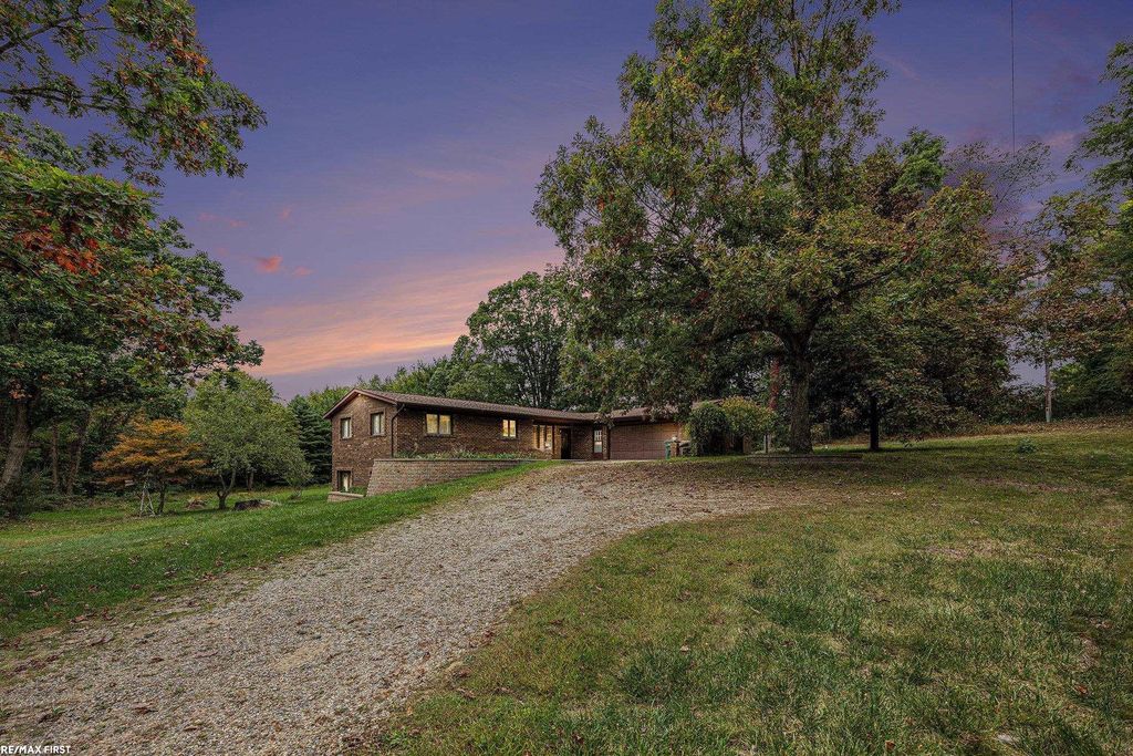 5035 Skelton Road, Columbiaville, MI 48421