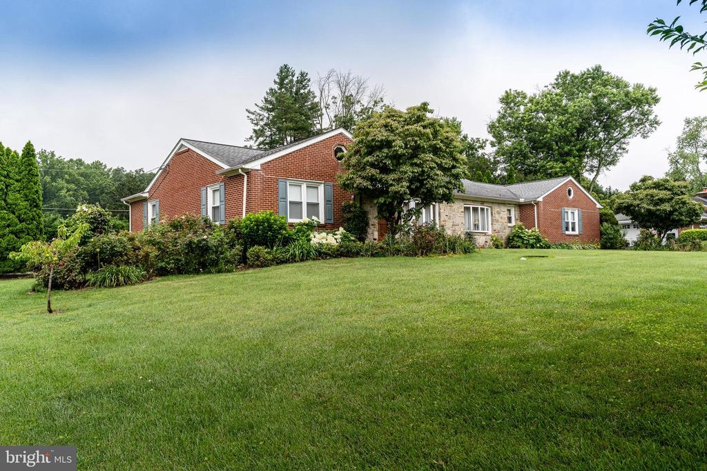 7015 RUXFORD DR, Kingsville, MD 21087