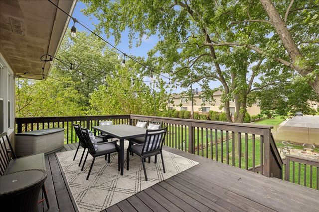 15954 Ozark Avenue, Tinley Park, IL 60477