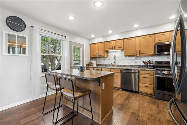 15954 Ozark Avenue, Tinley Park, IL 60477