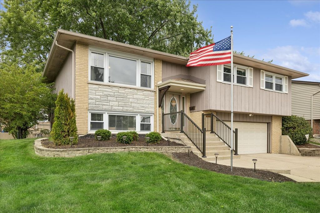 15954 Ozark Avenue, Tinley Park, IL 60477