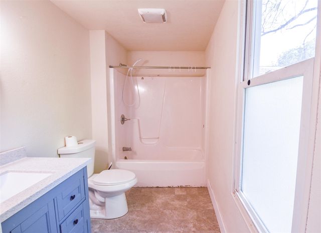 67 W Washington Street, Coldwater, MI 49036