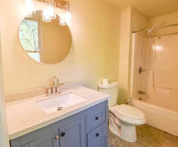 67 W Washington Street, Coldwater, MI 49036