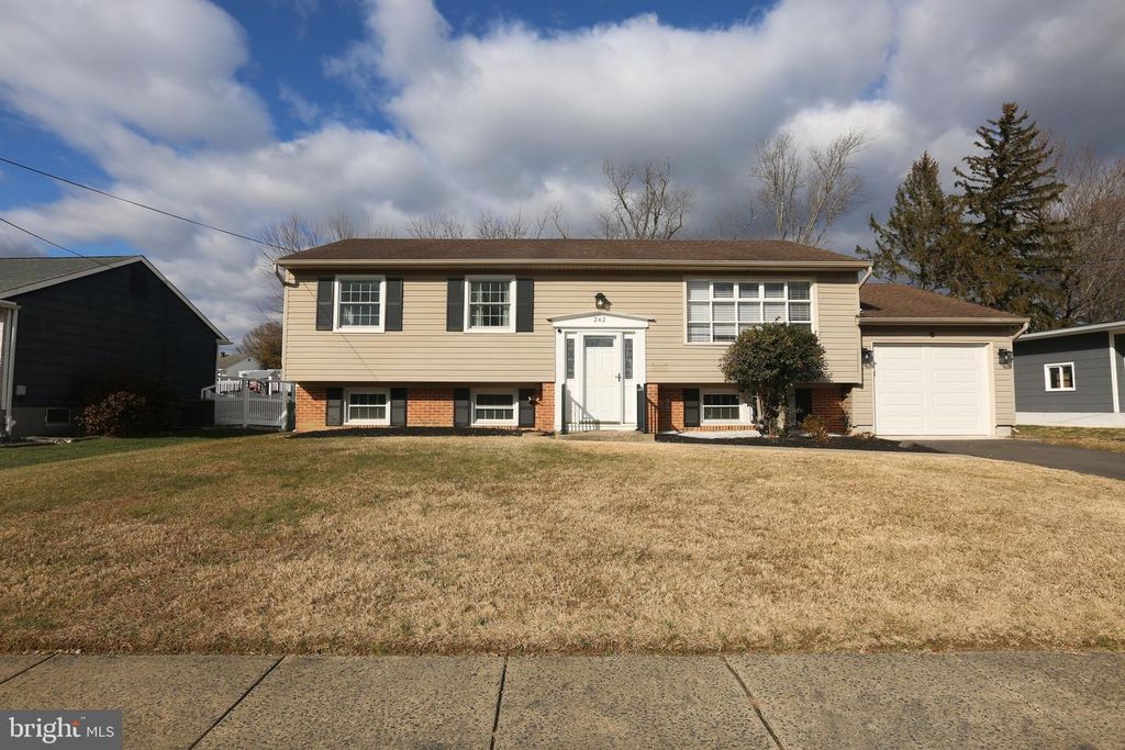 242 TILFORD RD, Somerdale, NJ 08083