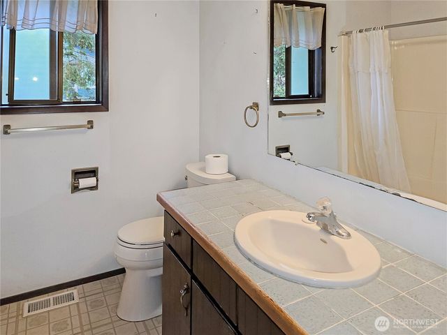 2283 Darvic Place, Oak Harbor, WA 98277