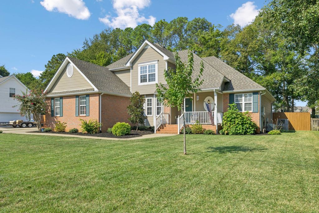 2903 Vinemont Dr, Murfreesboro, TN 37130