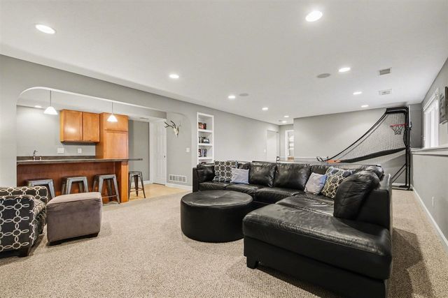 1899 Cedar Tree Drive, Jenison, MI 49428