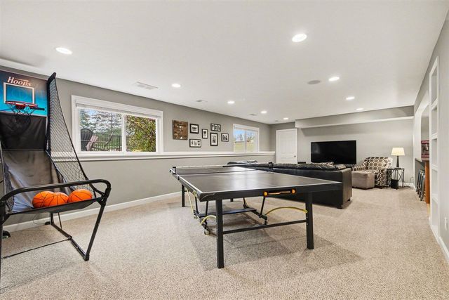 1899 Cedar Tree Drive, Jenison, MI 49428